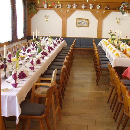 Gasthof Zum Brunnen Mörnsheim Buitenkant foto