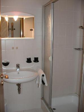 Gasthof Zum Brunnen Mörnsheim Kamer foto